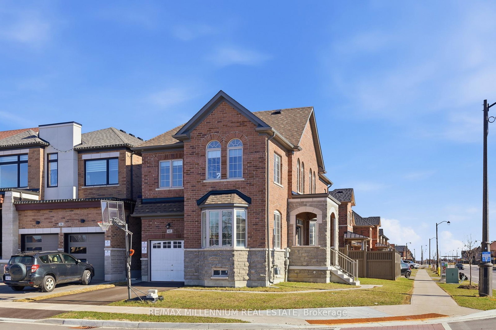 42-port-renfrew-vaughan-ontario-n12985020