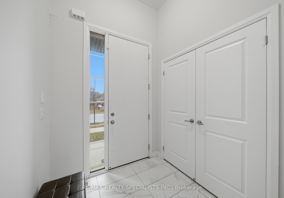 147-landolfi-way-bradford-west-gwillimbury-ontario-n12985806