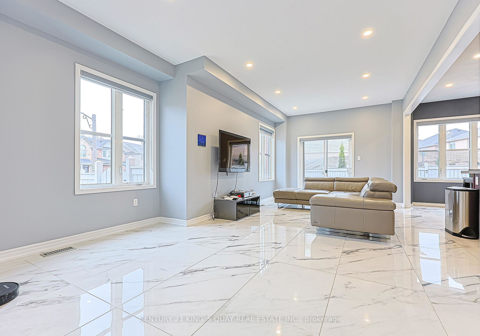 221-delbert-circle-whitchurch-stouffville-ontario-n12986140
