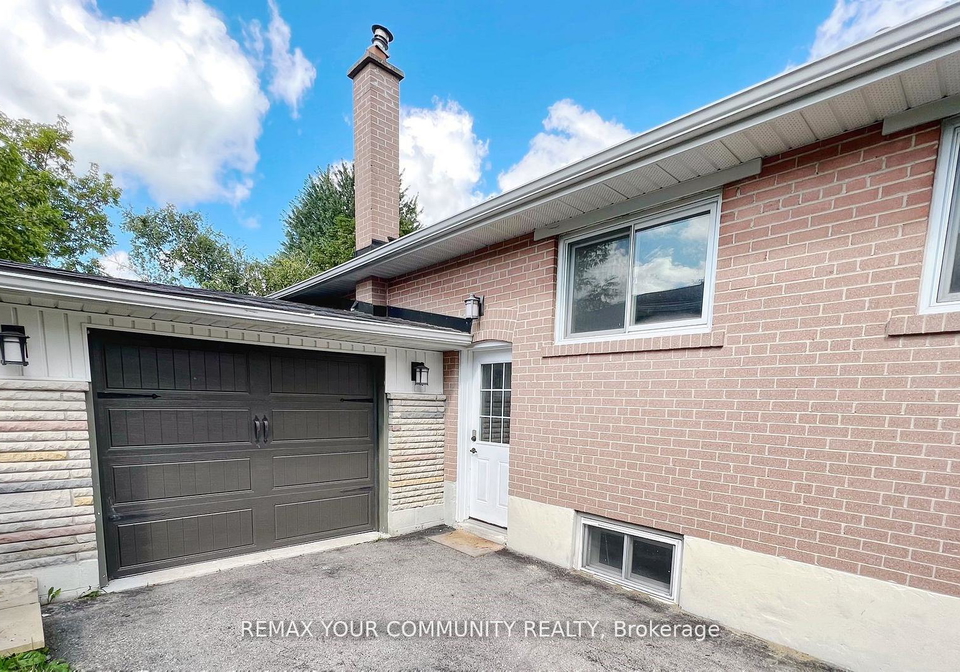 32-collins-crescent-aurora-ontario-n12986972