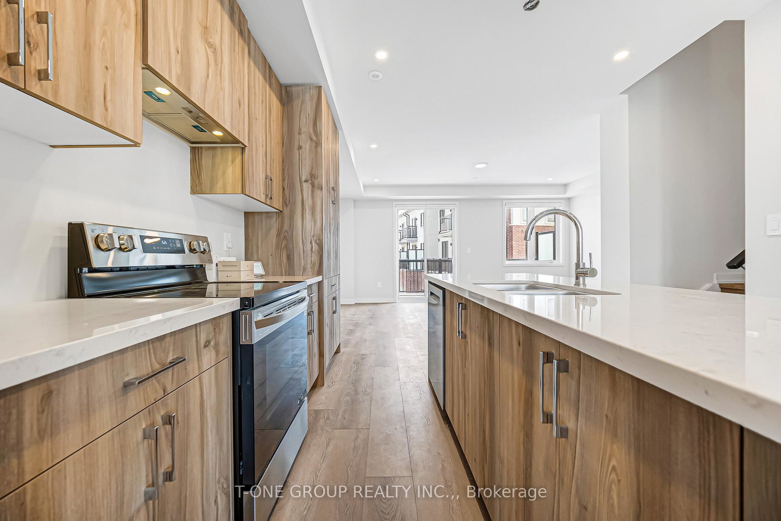 21-victor-metcalf-lane-richmond-hill-ontario-n12987920