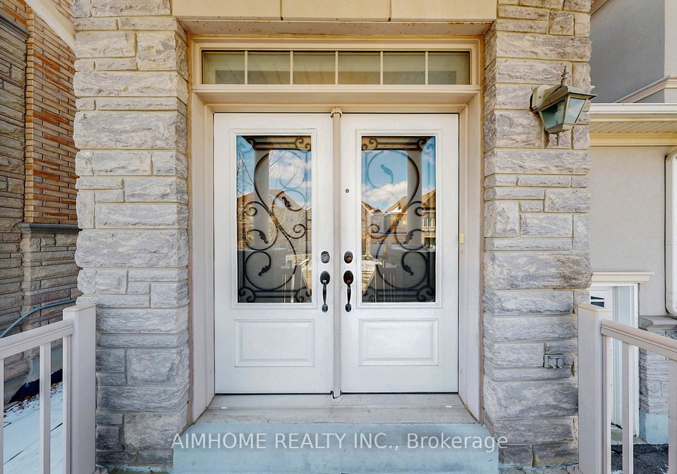 18-bristlewood-crescent-vaughan-ontario-n12990292