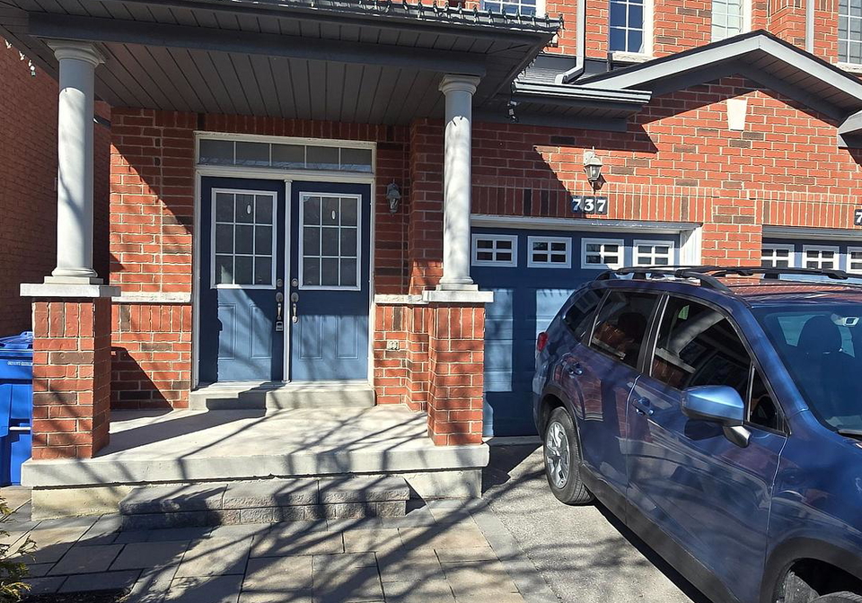 737-john-cole-court-newmarket-ontario-n12990594