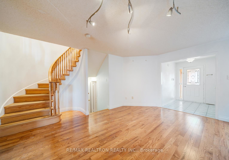 60-harmony-road-vaughan-ontario-n12990624