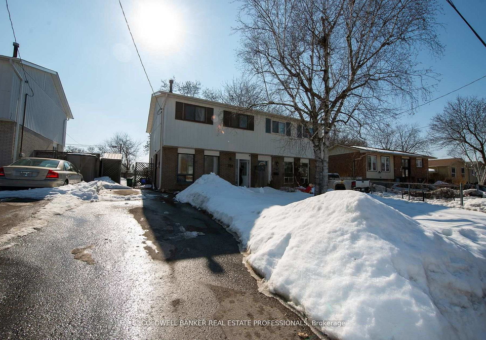 781-sunnypoint-drive-newmarket-ontario-n12991004