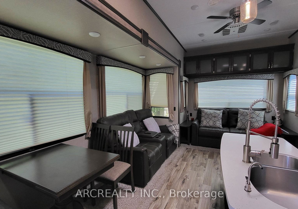 69-horseshoe-circle-georgina-ontario-n12992066