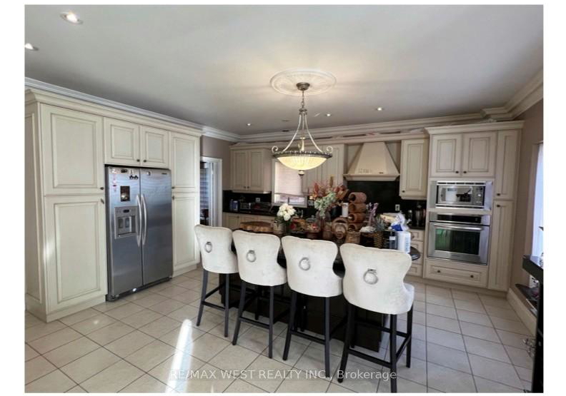 64-kingmount-crescent-richmond-hill-ontario-n12992262