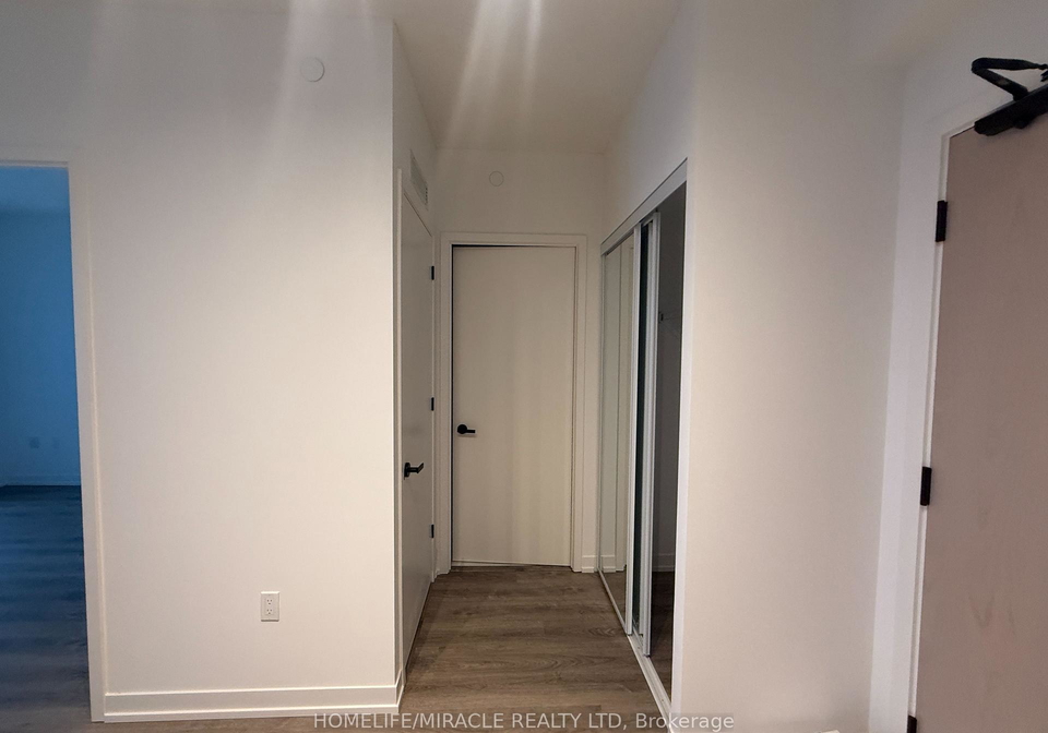 8-interchange-way-vaughan-ontario-n12993146
