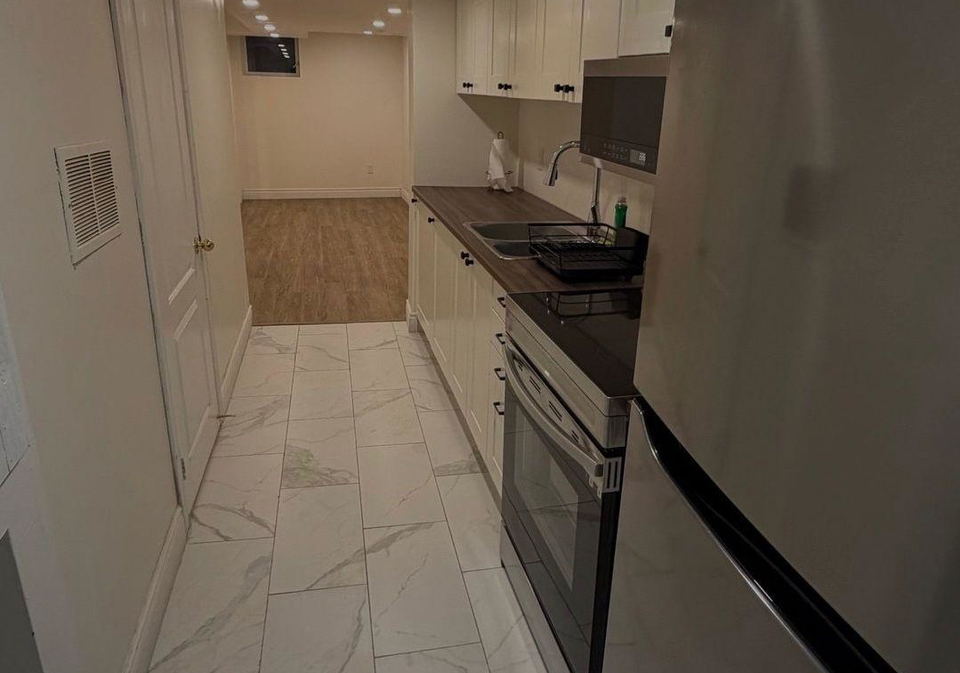 110-warwick-crescent-newmarket-ontario-n12993314