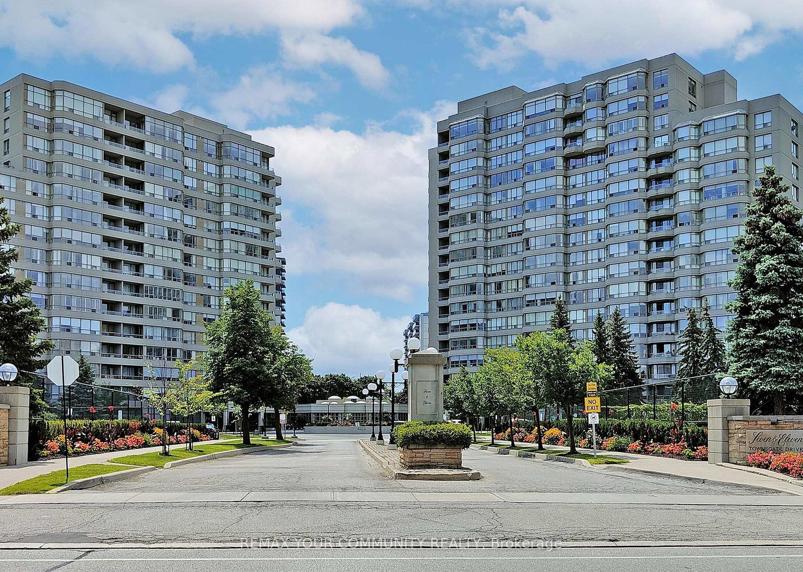 7-townsgate-drive-vaughan-ontario-n12996044
