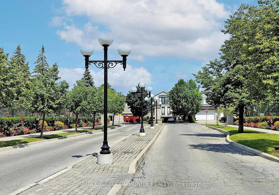 7-townsgate-drive-vaughan-ontario-n12996044