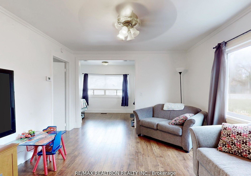156-the-queensway-street-s-georgina-ontario-n12996374