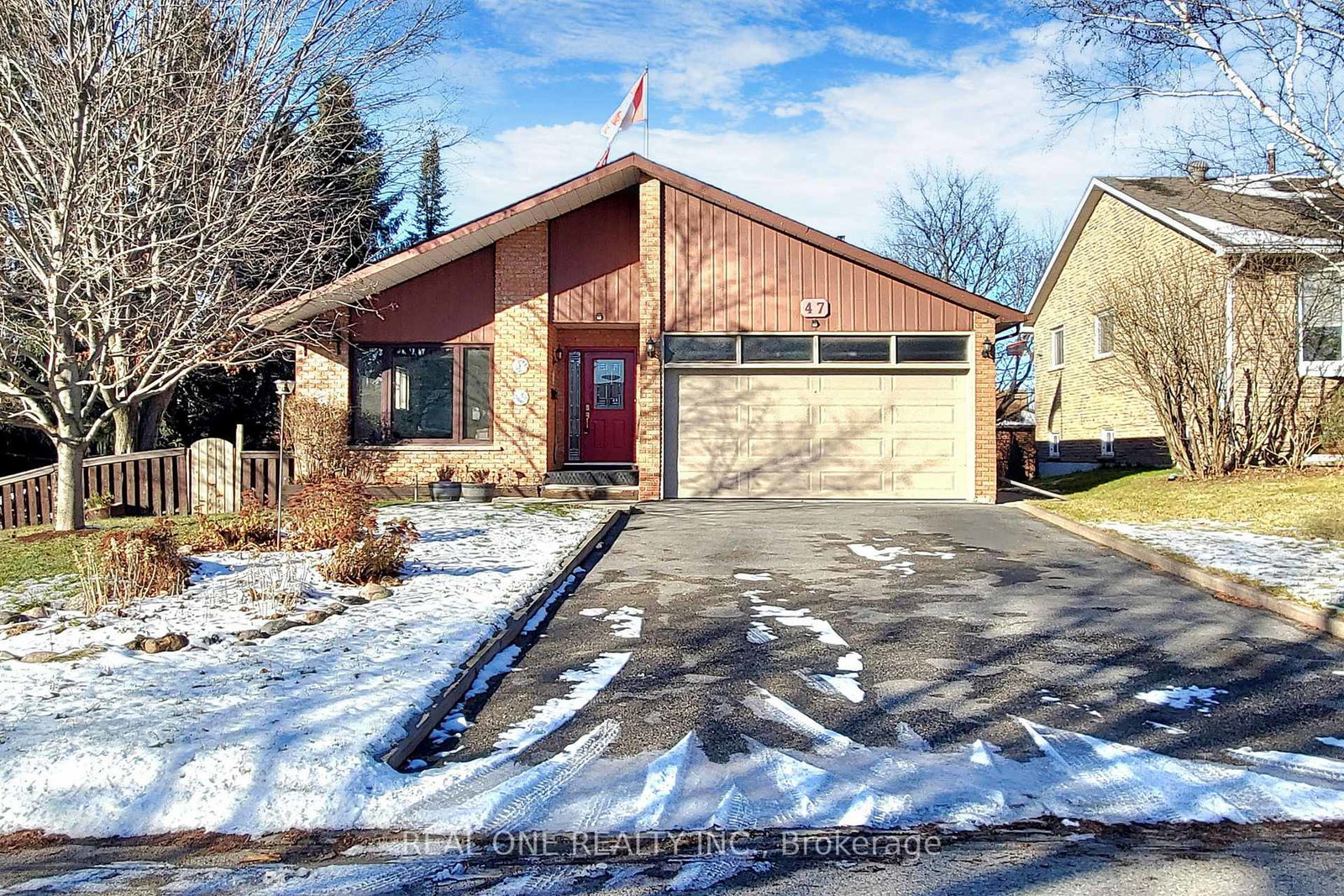47-lowe-boulevard-newmarket-ontario-n12996532