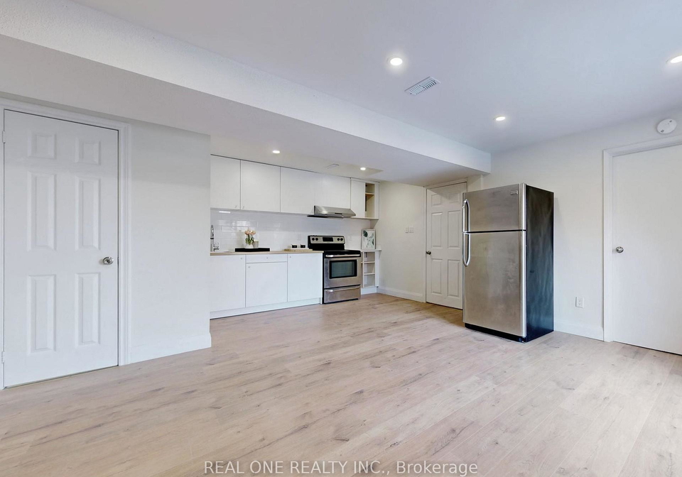 47-lowe-boulevard-newmarket-ontario-n12996532