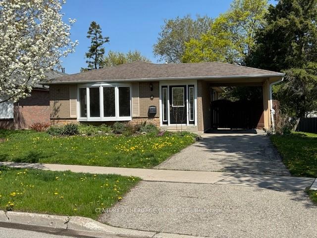8-devins-drive-aurora-ontario-n12997722