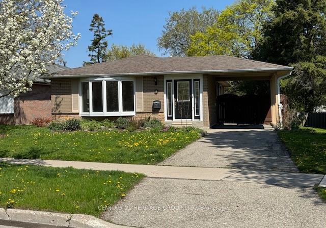 8-devins-drive-aurora-ontario-n12997722