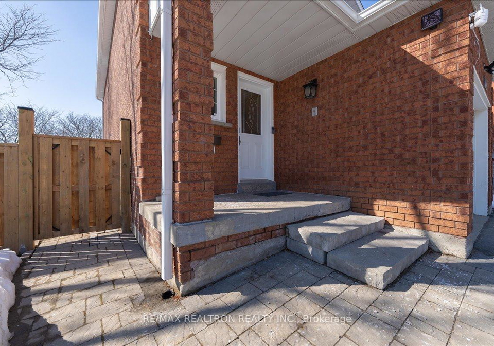 102-wade-gate-vaughan-ontario-n12998032