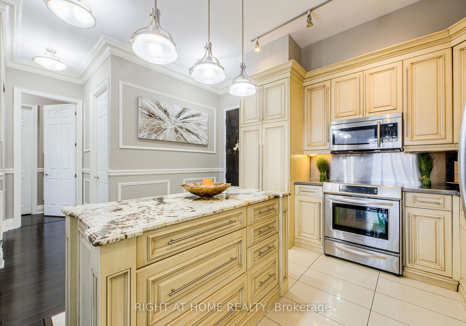 37-galleria-parkway-markham-ontario-n12999048