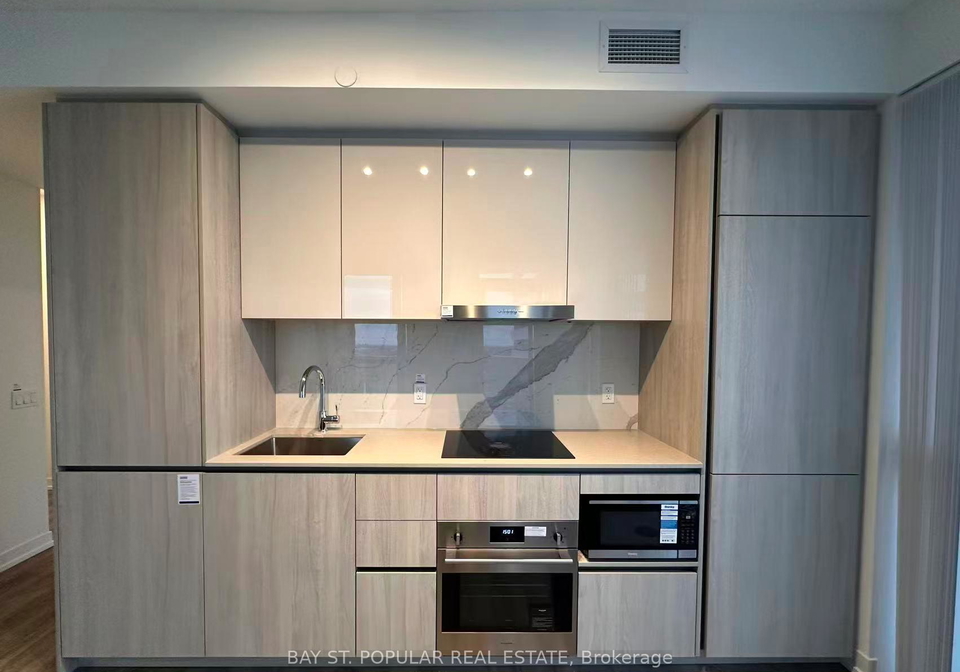 8-interchange-way-vaughan-ontario-n12999476