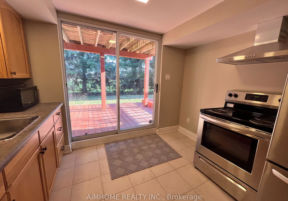 298-binns-lower-unit-avenue-newmarket-ontario-n12999558