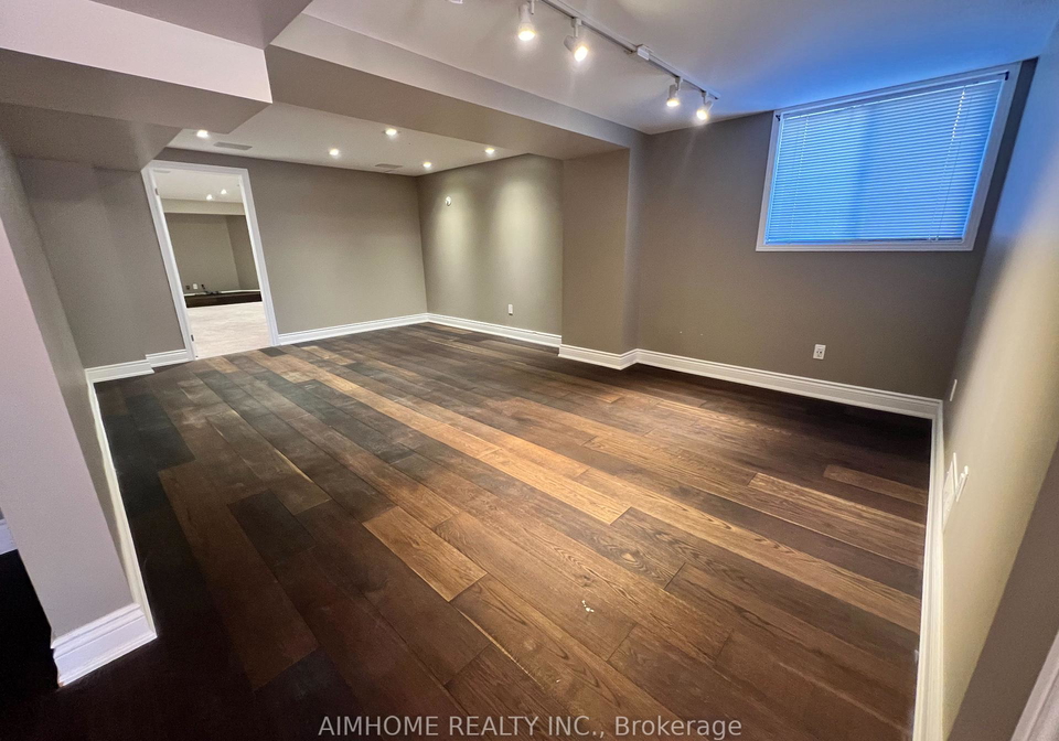 298-binns-lower-unit-avenue-newmarket-ontario-n12999558