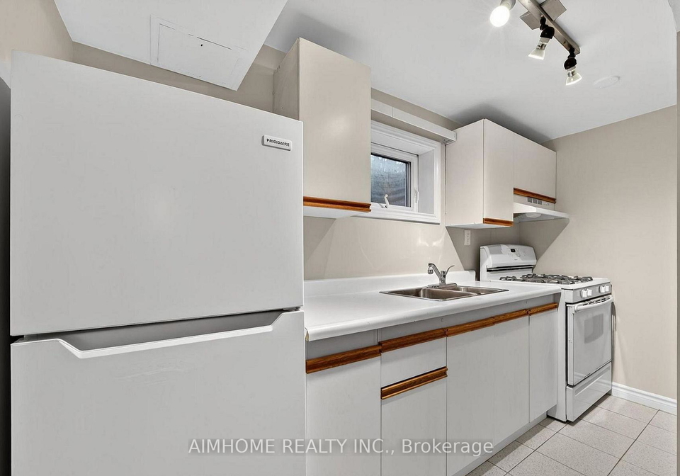 764-botany-hilllower-unit-crescent-newmarket-ontario-n12999562