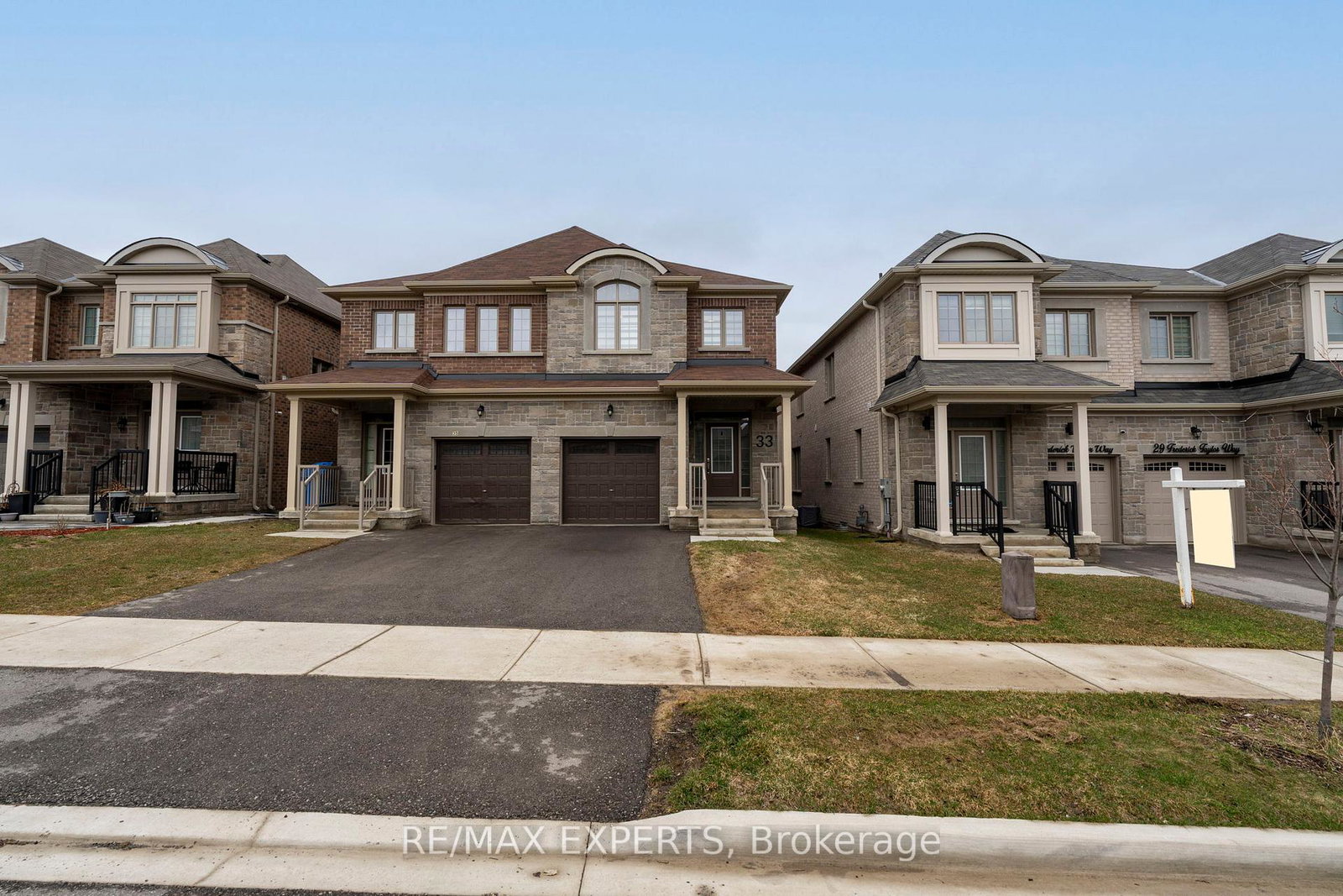 33-frederick-taylor-way-east-gwillimbury-ontario-n13000208