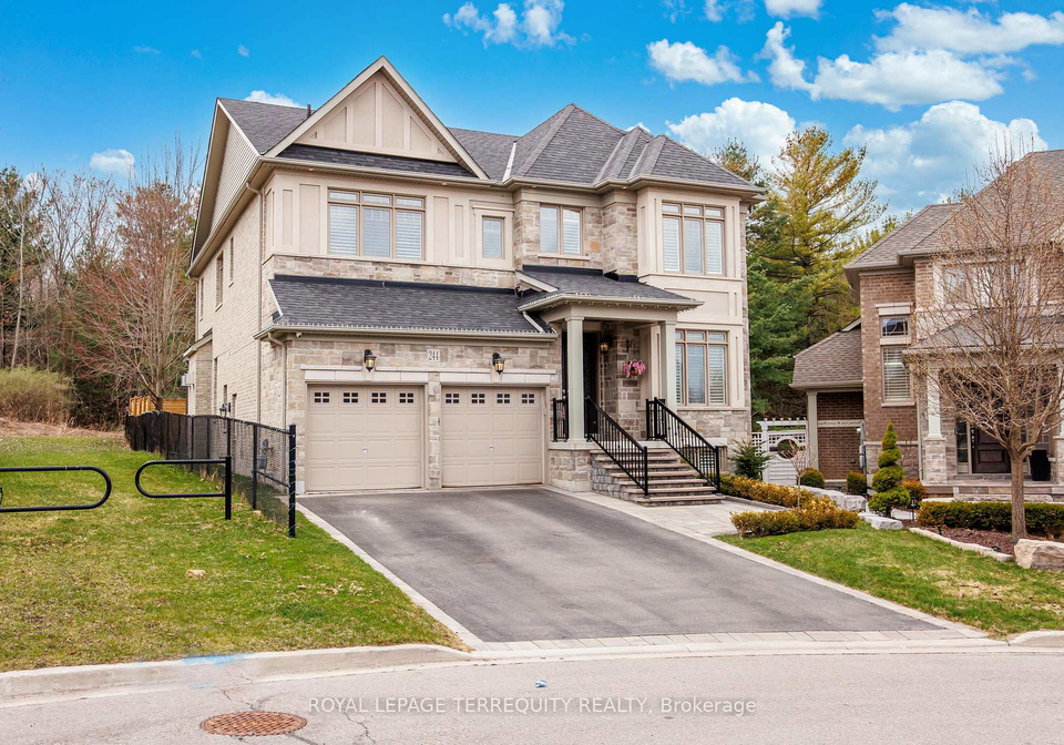 244-frederick-curran-lane-newmarket-ontario-n13000658
