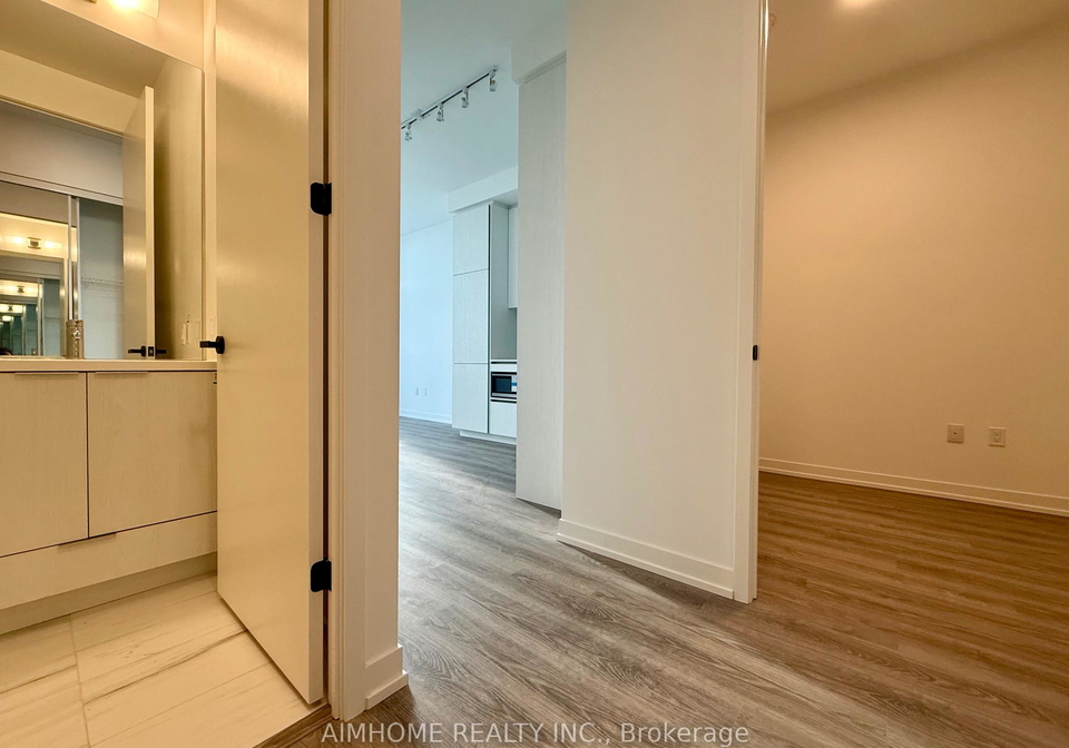 8-interchange-way-vaughan-ontario-n13000686
