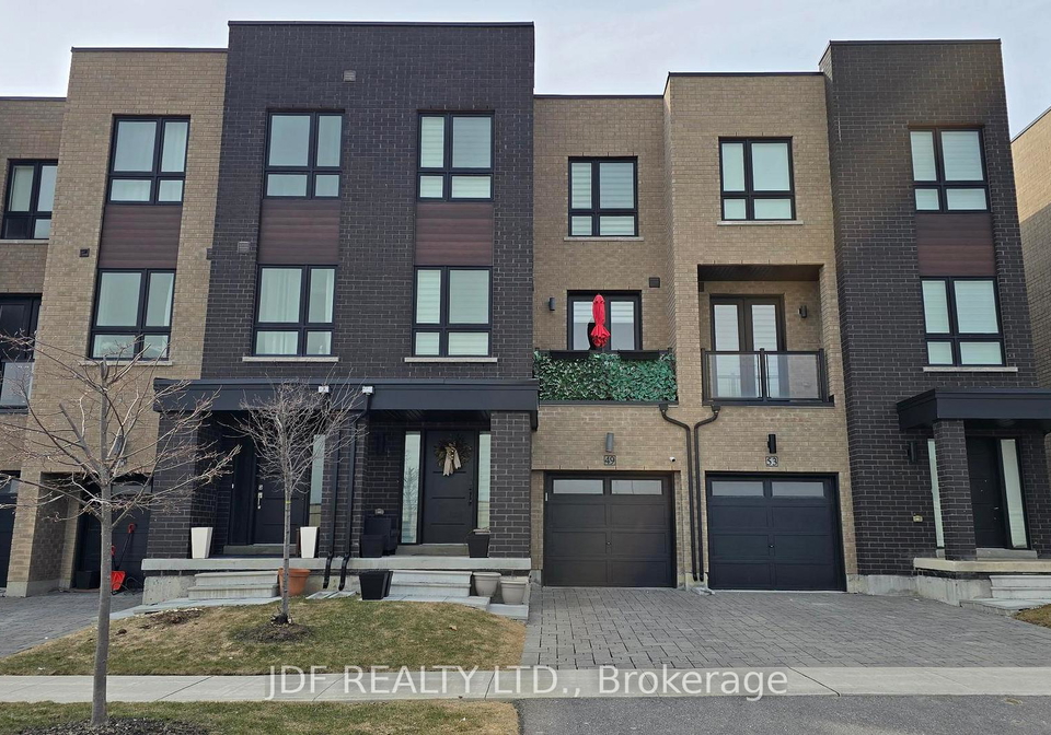 49-gridiron-gate-vaughan-ontario-n13001094