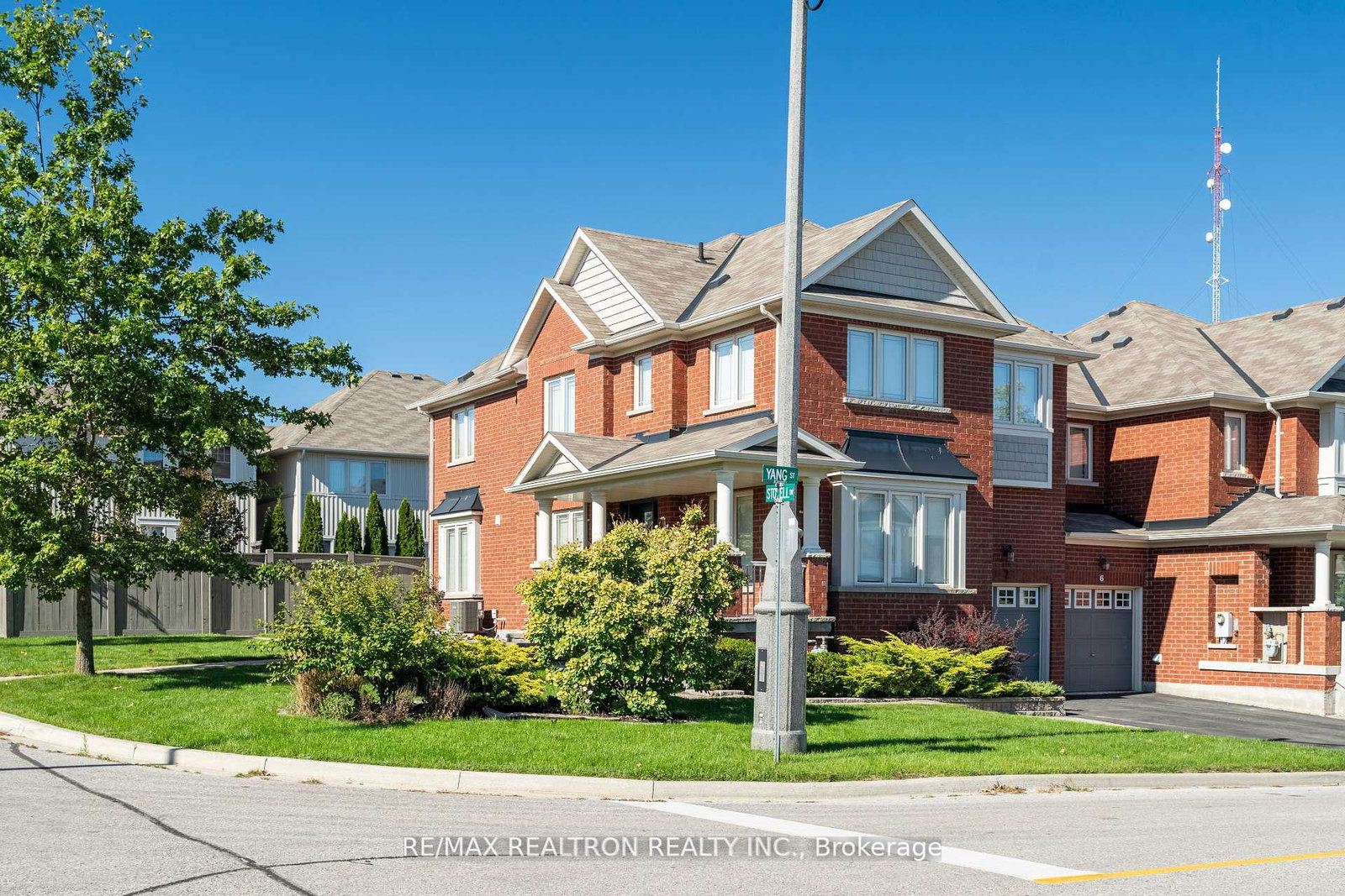 2-yang-street-richmond-hill-ontario-n13001352