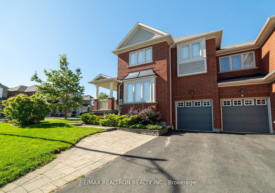 2-yang-street-richmond-hill-ontario-n13001352
