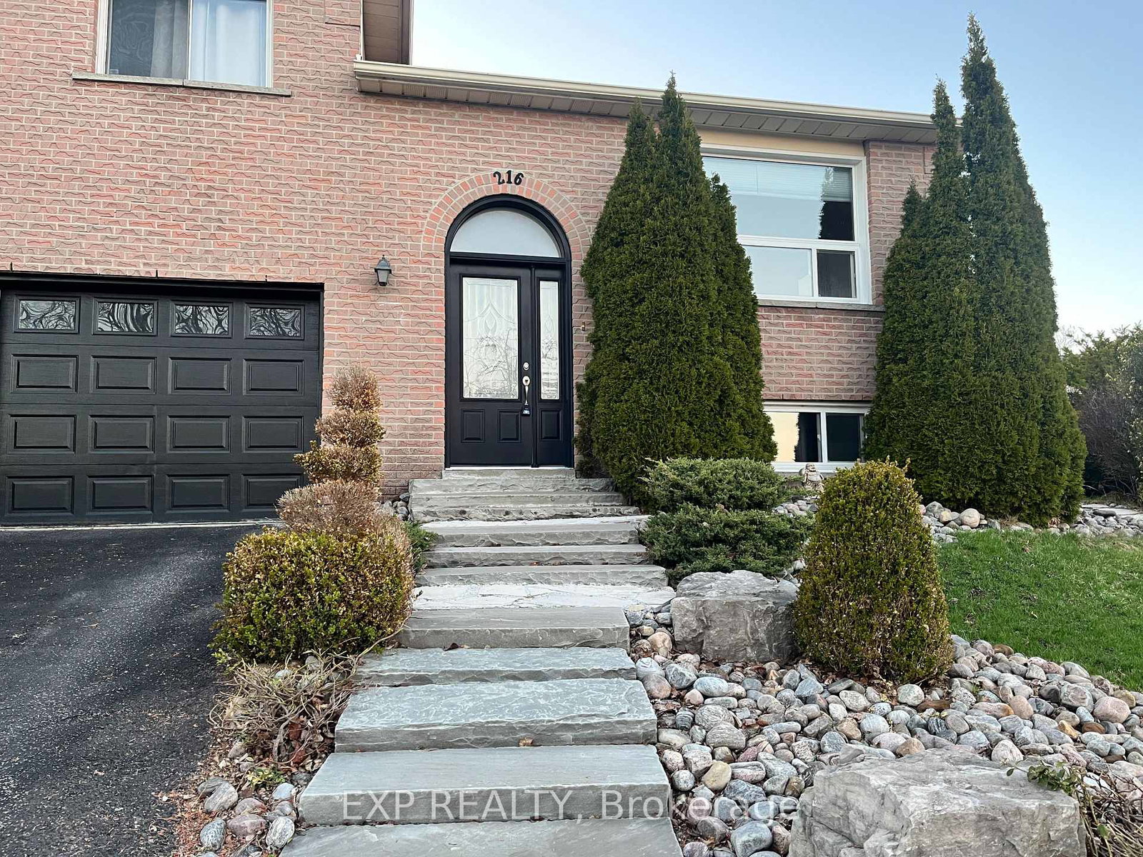 216-colborne-street-ne-bradford-west-gwillimbury-ontario-n13002142