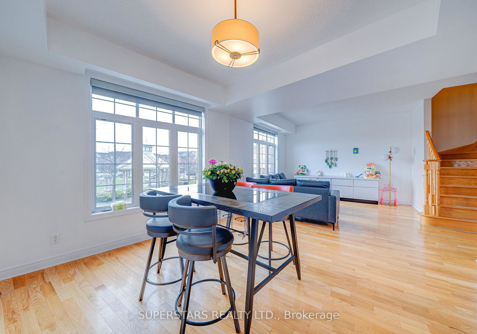30-greensborough-village-circle-markham-ontario-n13006786