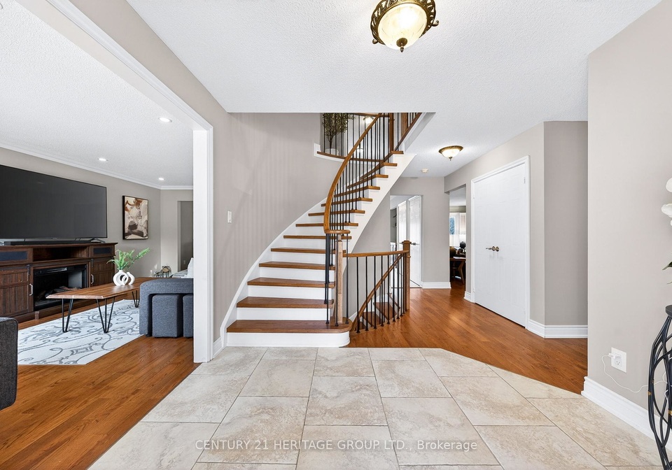 483-alex-doner-drive-newmarket-ontario-n13007366