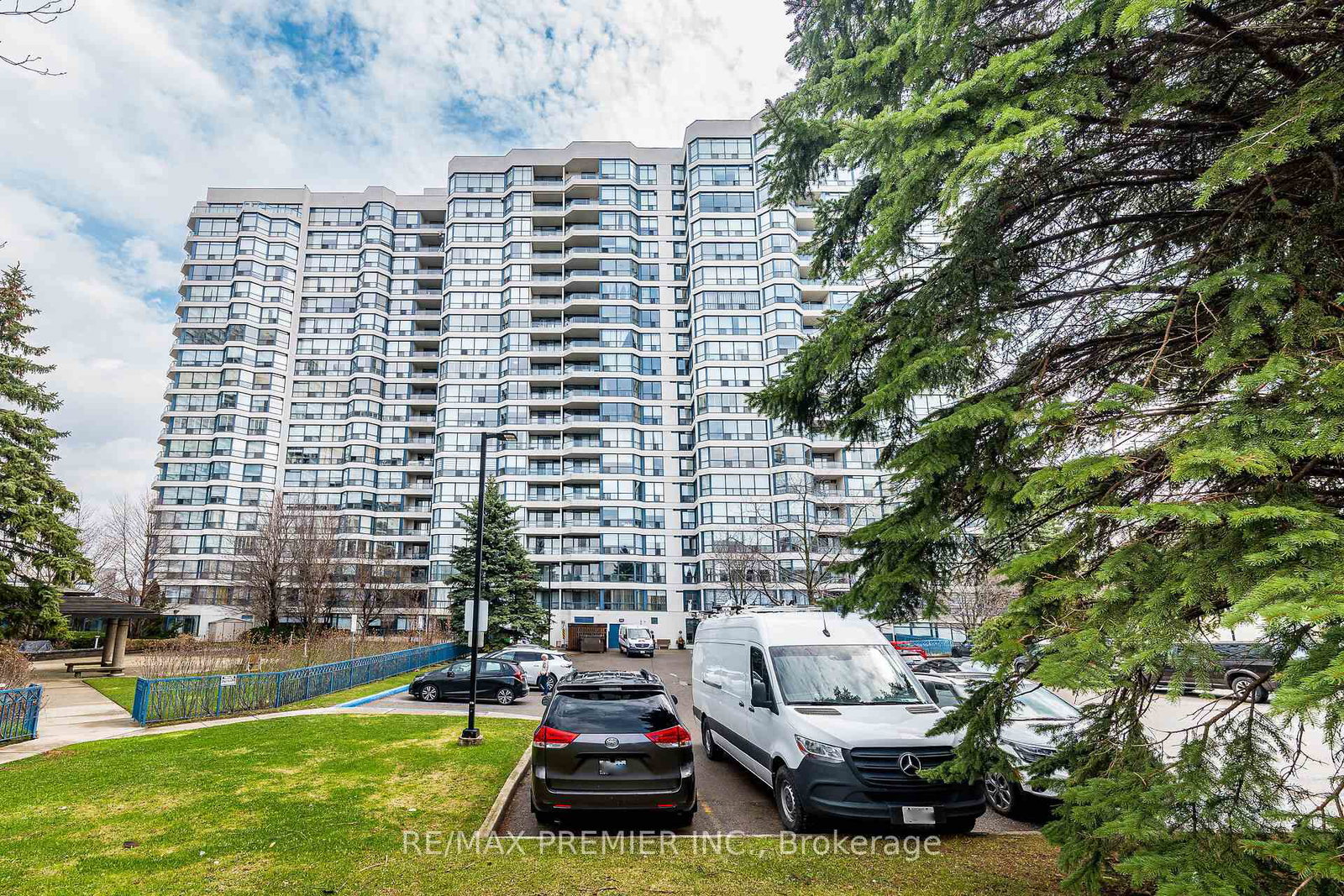7300-yonge-street-vaughan-ontario-n13008052