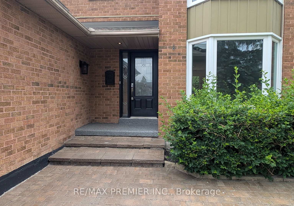 74-attridge-drive-aurora-ontario-n13009346