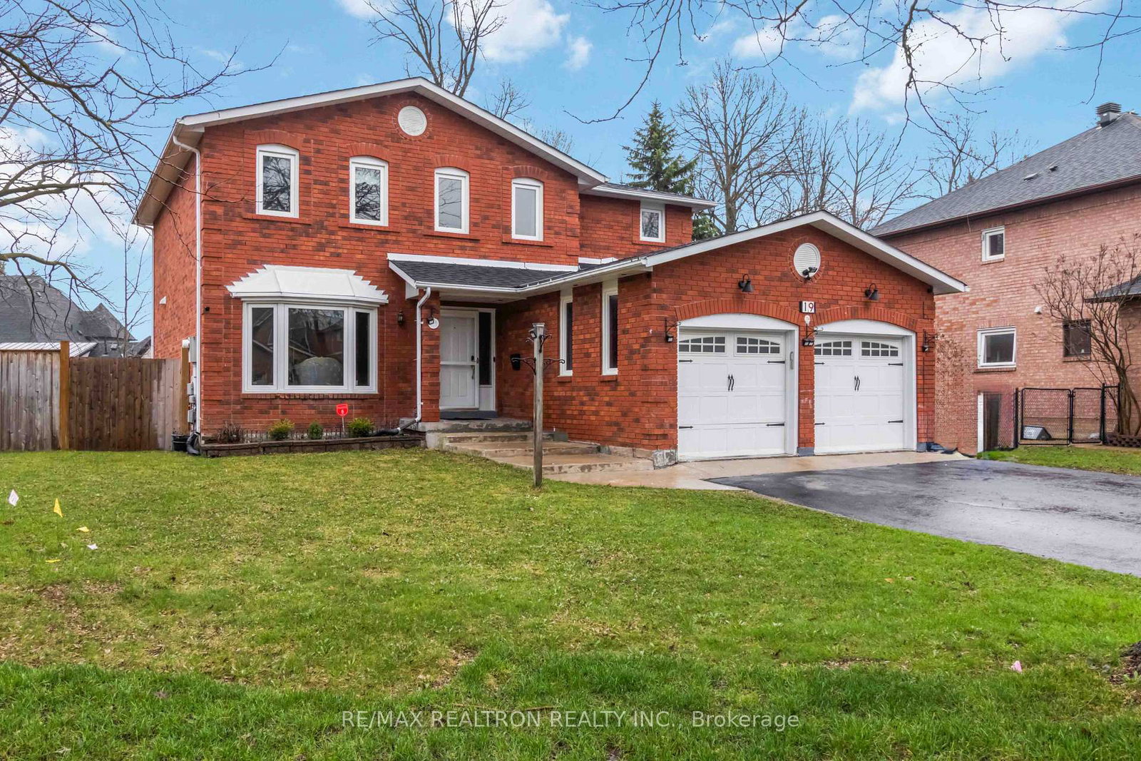 19-lacey-court-w-aurora-ontario-n13009952