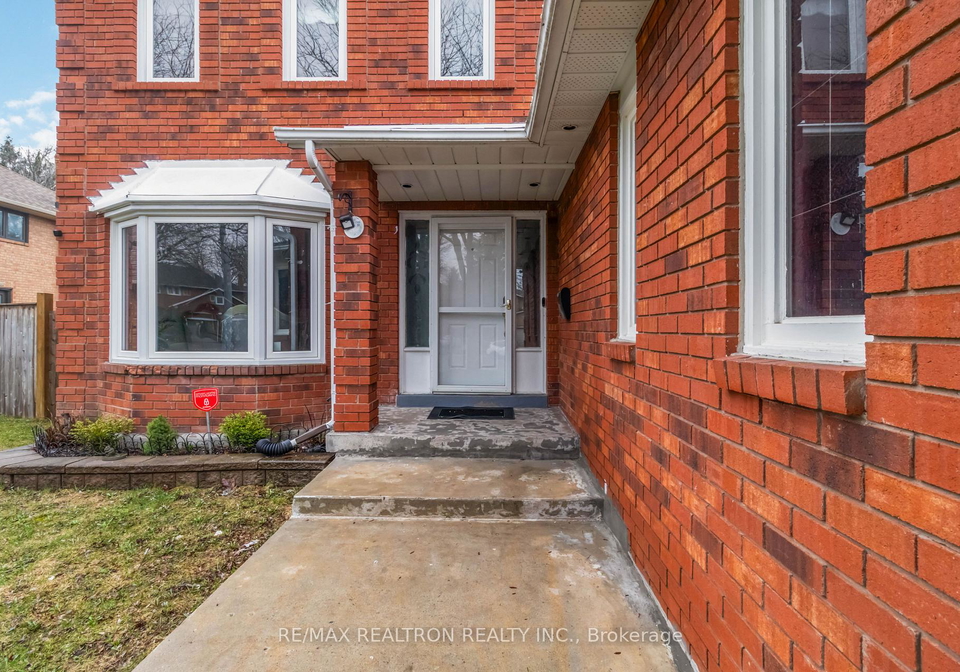 19-lacey-court-w-aurora-ontario-n13009952