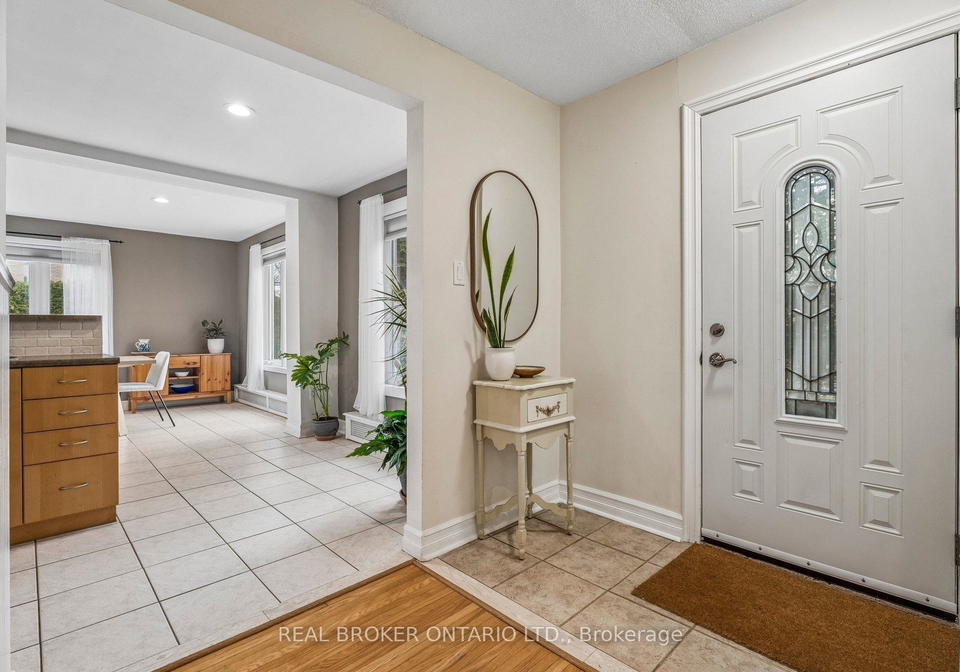 40-seaton-drive-aurora-ontario-n13010066