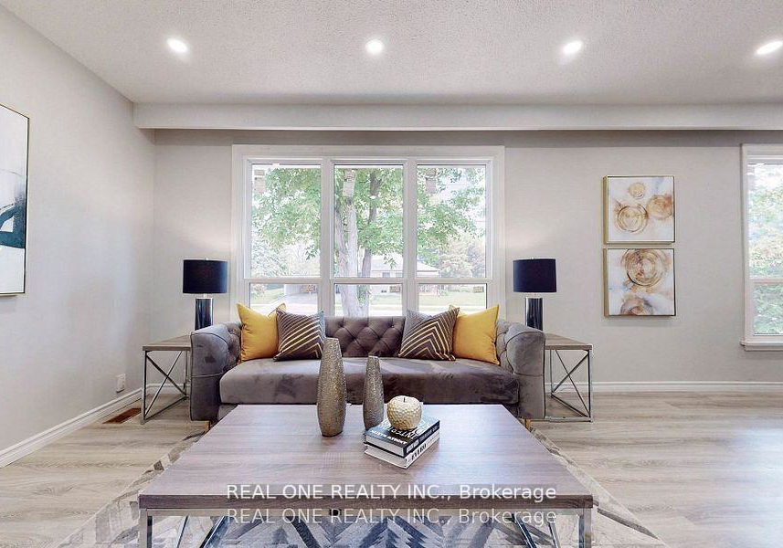 105-aurora-heights-drive-aurora-ontario-n13010488