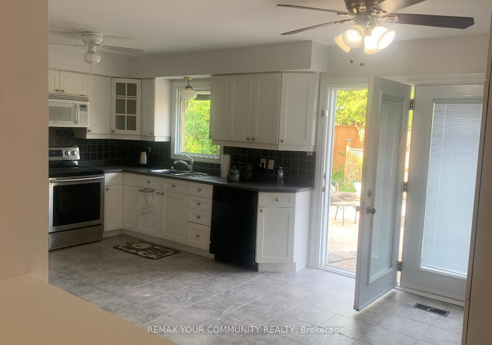 371-selby-crescent-newmarket-ontario-n13010510