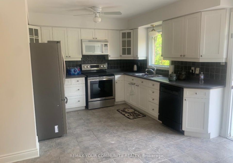 371-selby-crescent-newmarket-ontario-n13010510