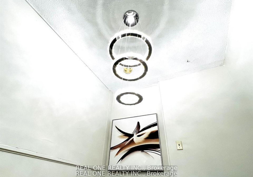 105-basement-aurora-heights-drive-aurora-ontario-n13010514