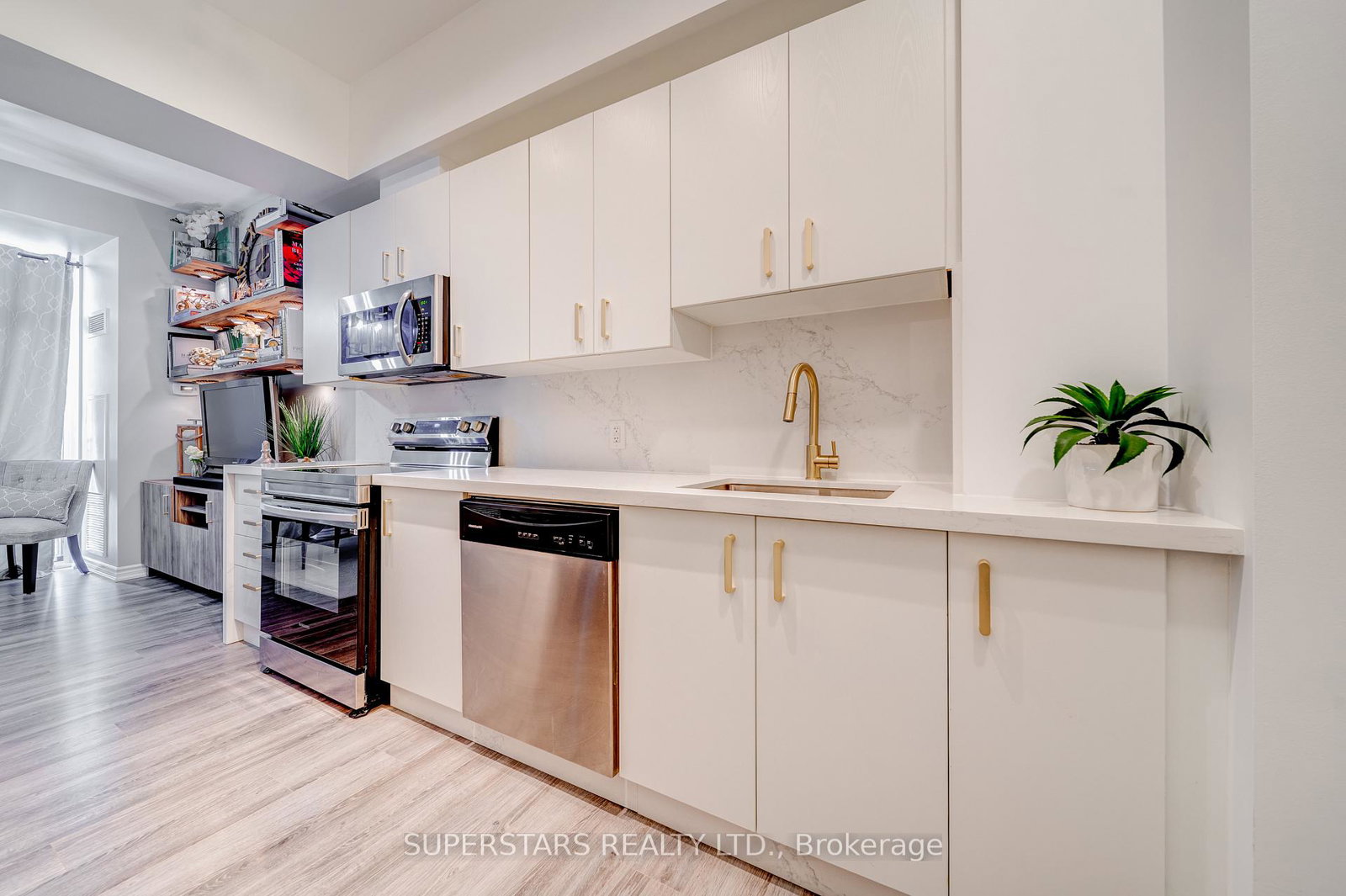 11611-yonge-street-richmond-hill-ontario-n13010516