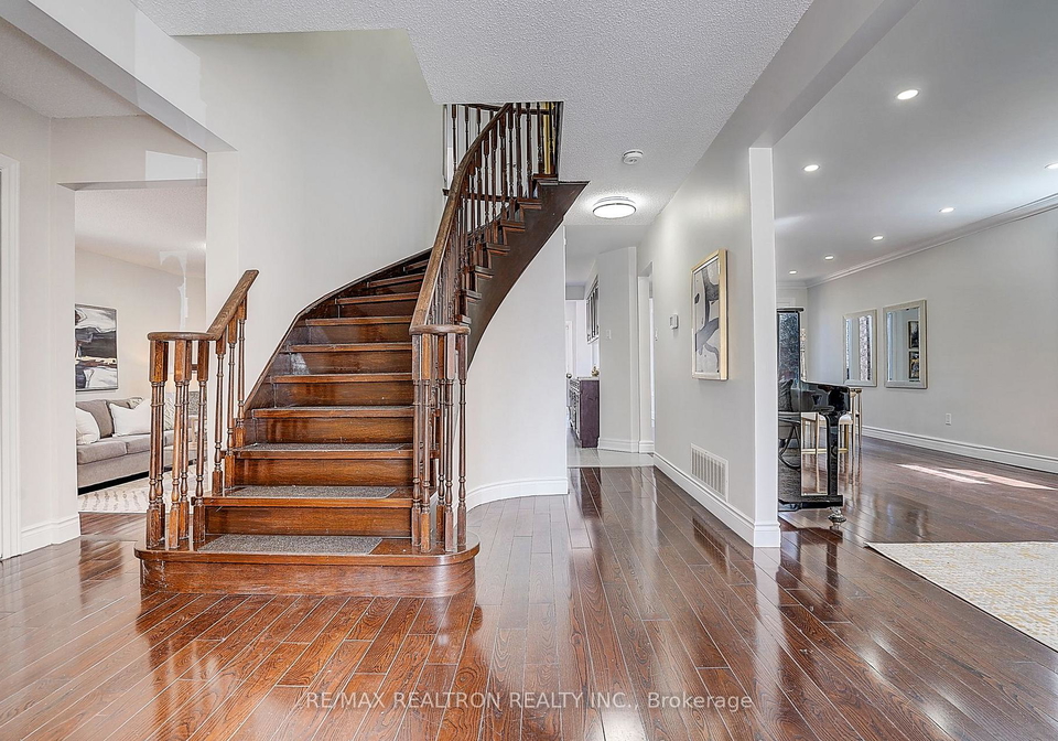 45-stacey-crescent-markham-ontario-n13010576