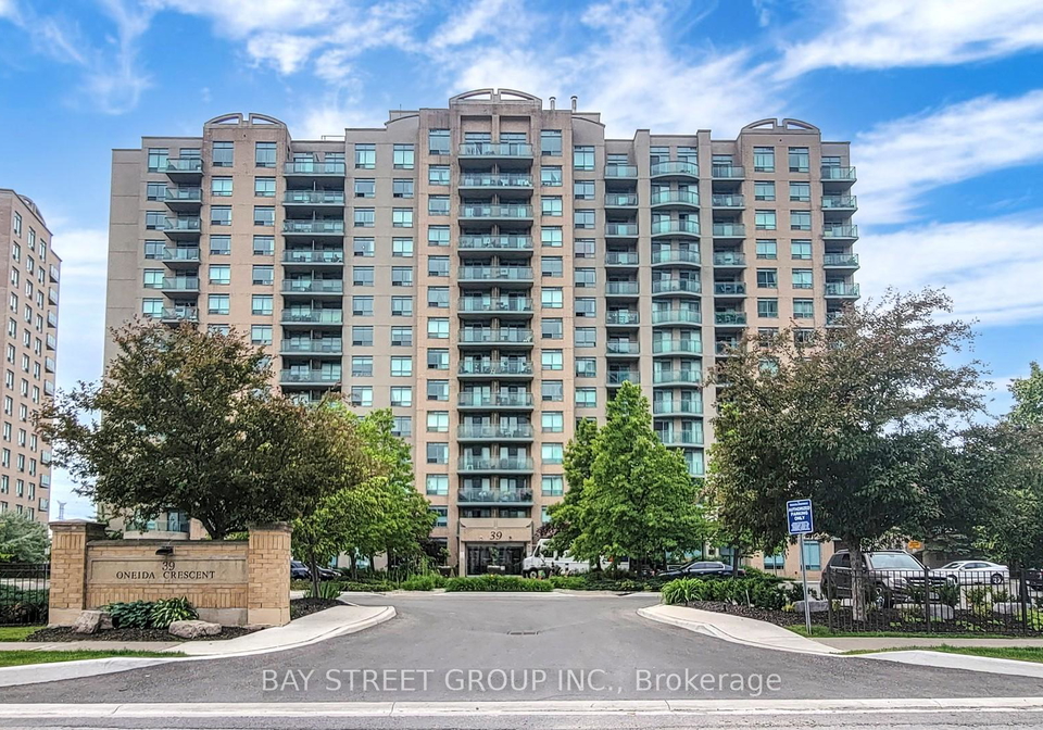 39-oneida-crescent-richmond-hill-ontario-n13010906