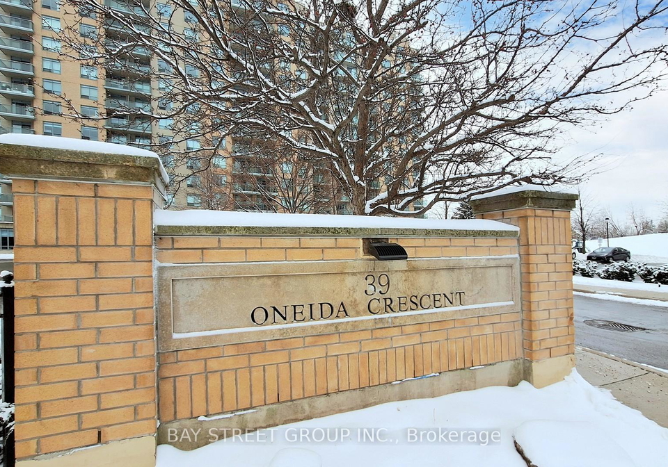 39-oneida-crescent-richmond-hill-ontario-n13010906