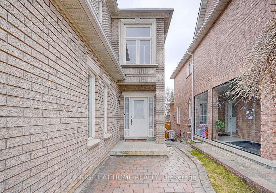 47-toporowski-avenue-richmond-hill-ontario-n13011480