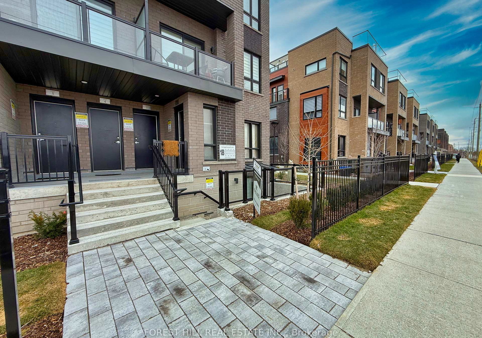 18-lytham-green-circle-newmarket-ontario-n13014346